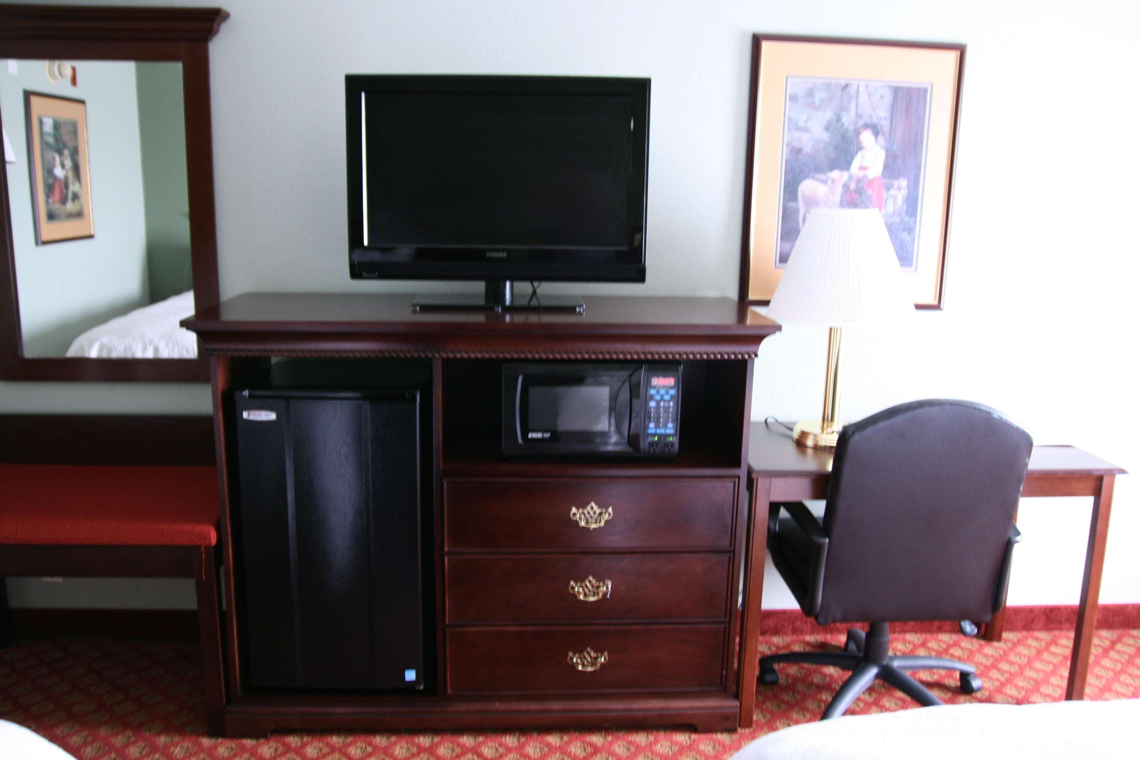Hampton Inn - Хилсвилл Экстерьер фото