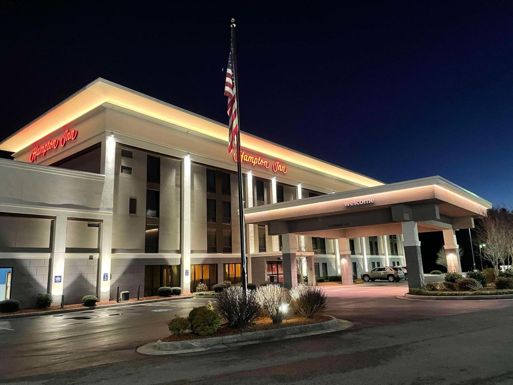 Hampton Inn - Хилсвилл Экстерьер фото