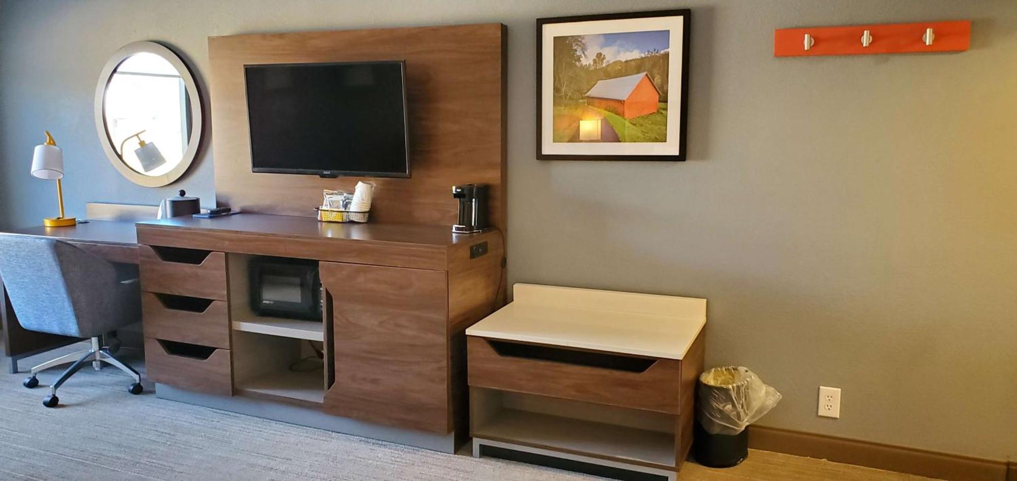 Hampton Inn - Хилсвилл Экстерьер фото