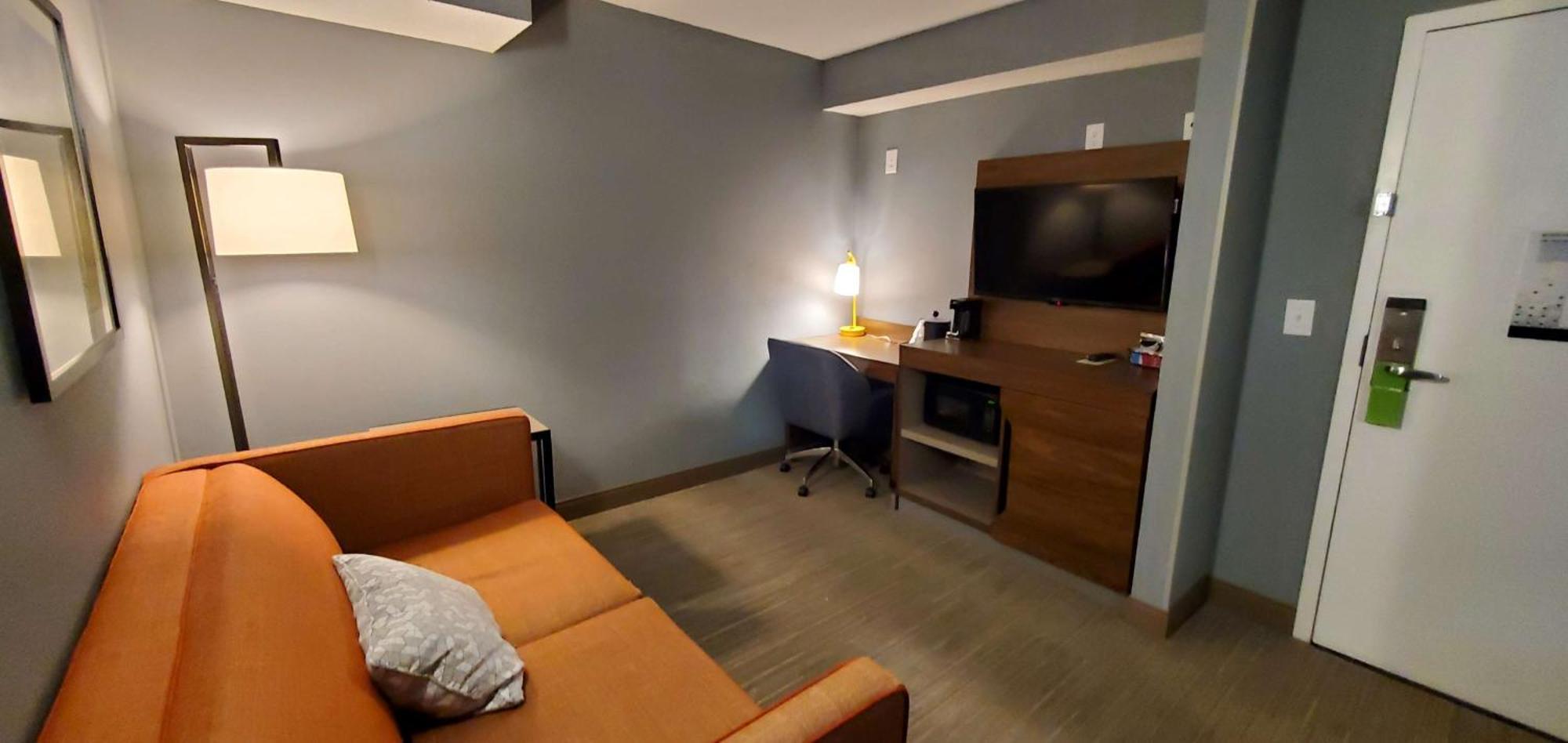 Hampton Inn - Хилсвилл Экстерьер фото