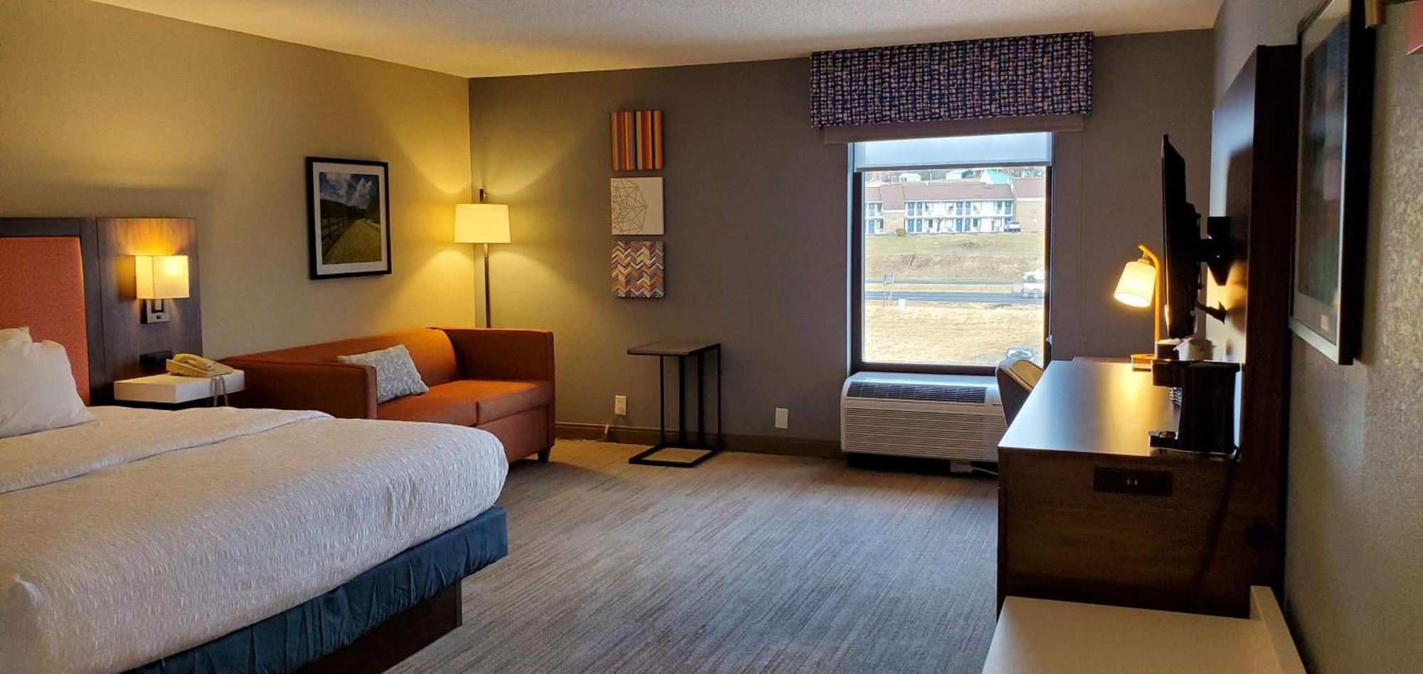 Hampton Inn - Хилсвилл Экстерьер фото