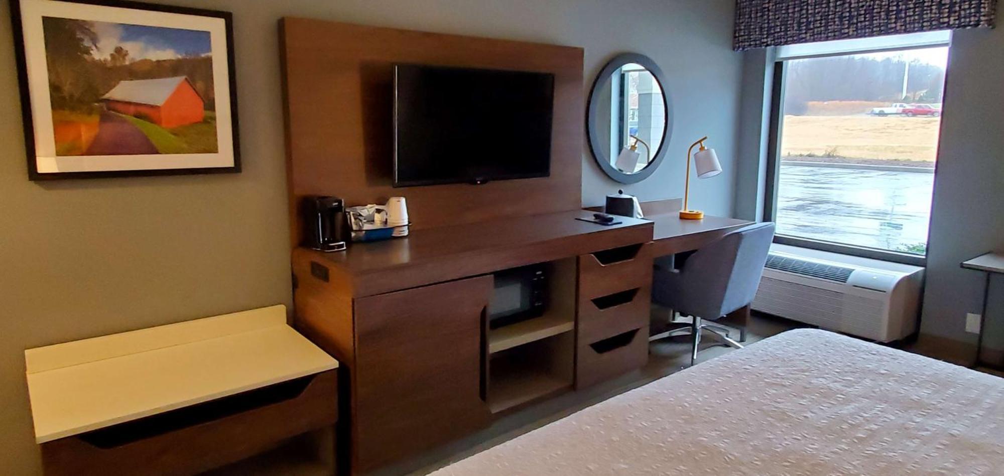 Hampton Inn - Хилсвилл Экстерьер фото