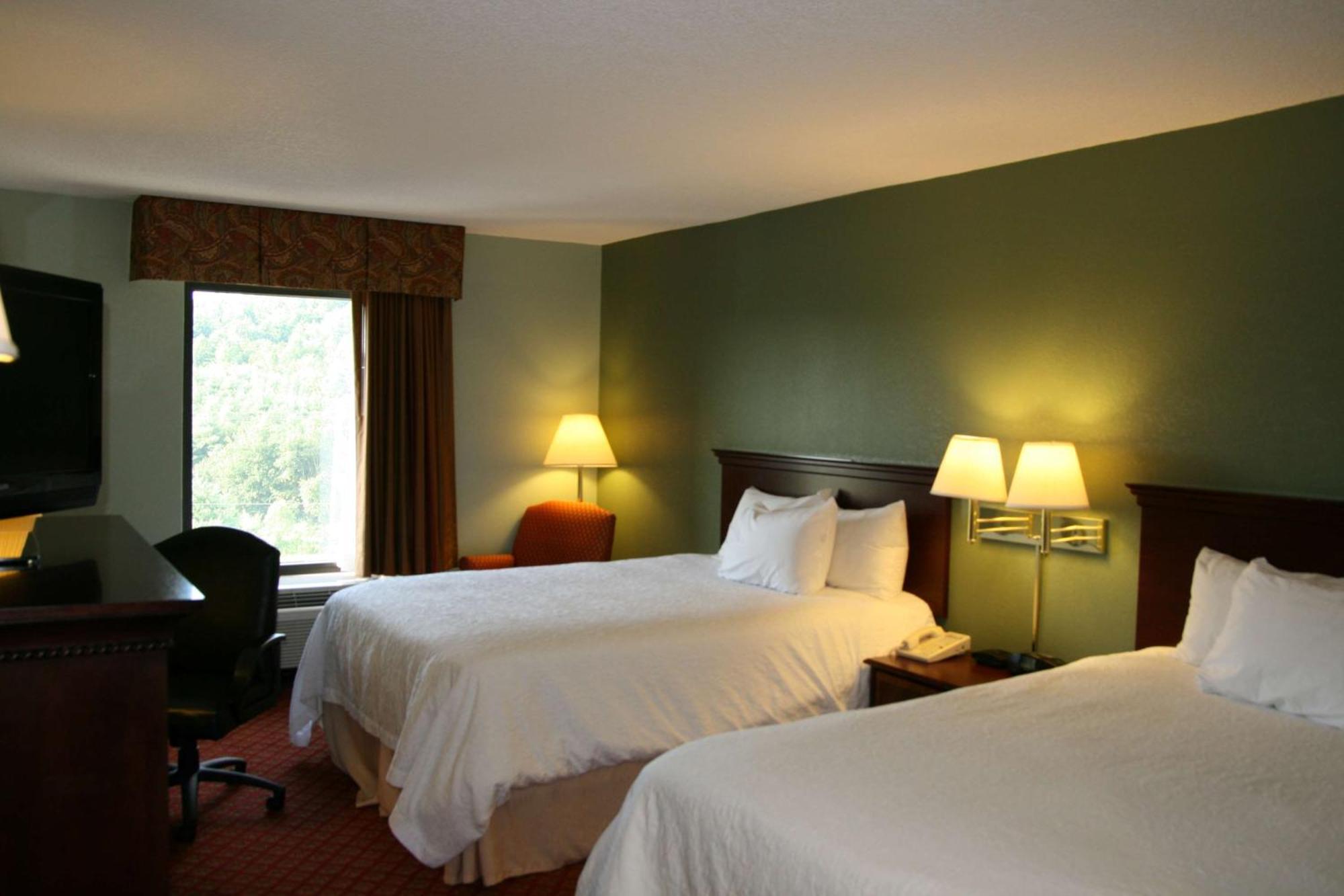 Hampton Inn - Хилсвилл Экстерьер фото