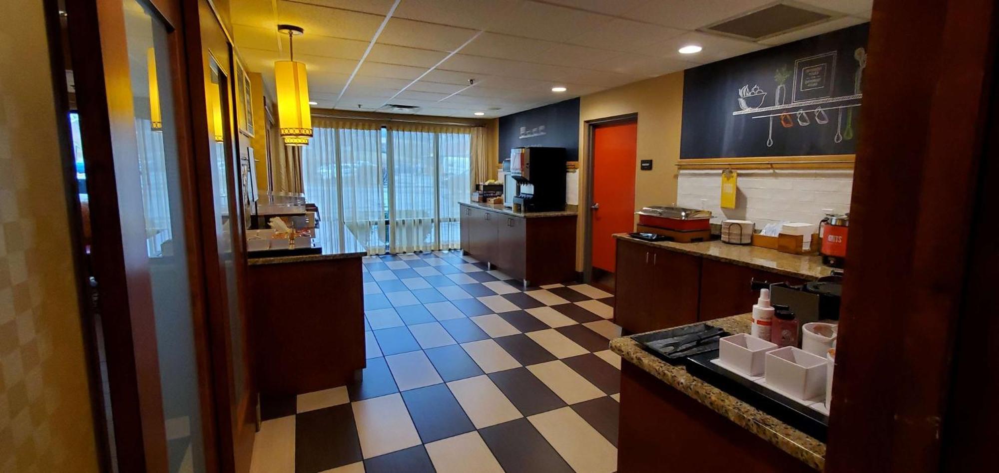 Hampton Inn - Хилсвилл Экстерьер фото